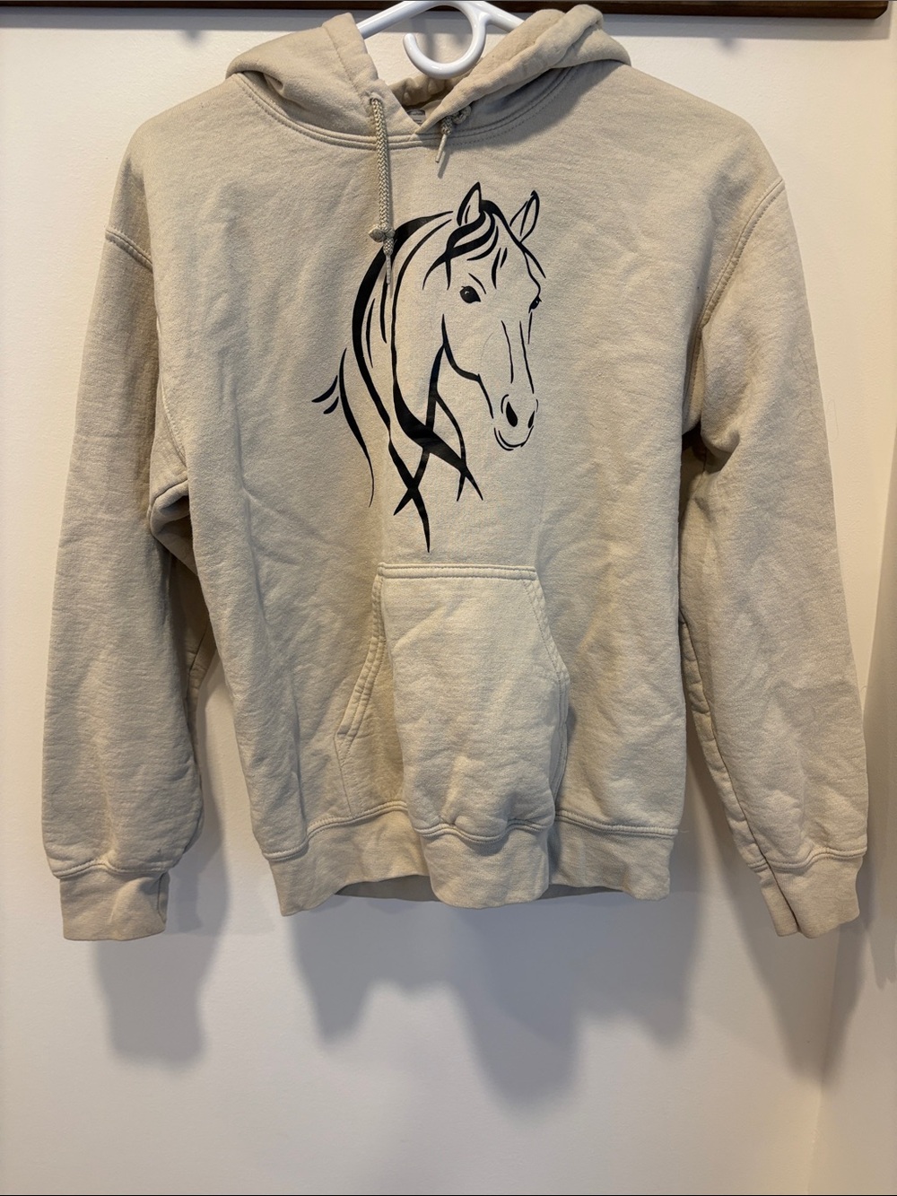 Gildan Cream Crewneck Hoodie with Black Horse Graphic
